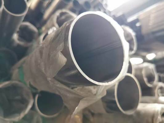 Neue effiziente Stoßstange aus Stahl vorne mit LED-Leuchten für Hiace Ford Jeep Mitsushi Lc200 Toyota Nissan Ford Jeep Toyota Hilux F150 Isuzu Hiace Mitsubishi Jeep GMC Great Wall Volkswagen