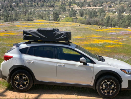 wasserdichte Aluminiumreise des Gewebe-4x4 kampierendes Suv-Auto weiche Shell Rooftop Roof Top Tent mit Oberlicht